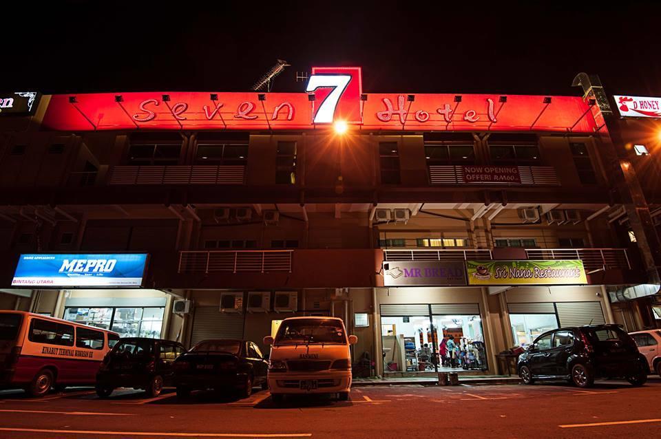Seven Hotel Putatan Esterno foto